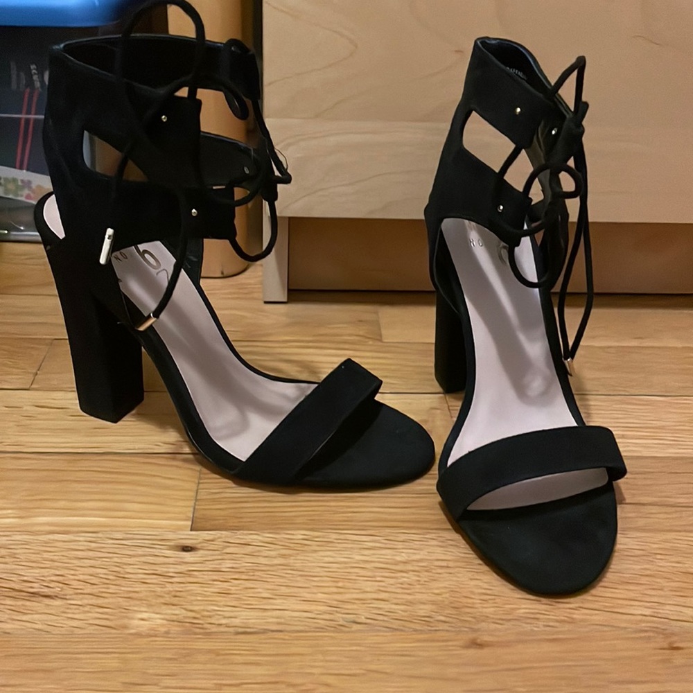 Mix no. 6 high heel. New never worn